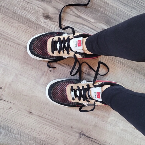 Air force 1's l 5.5Y l youth l red tan w black l sneaker l - Picture 5 of 14